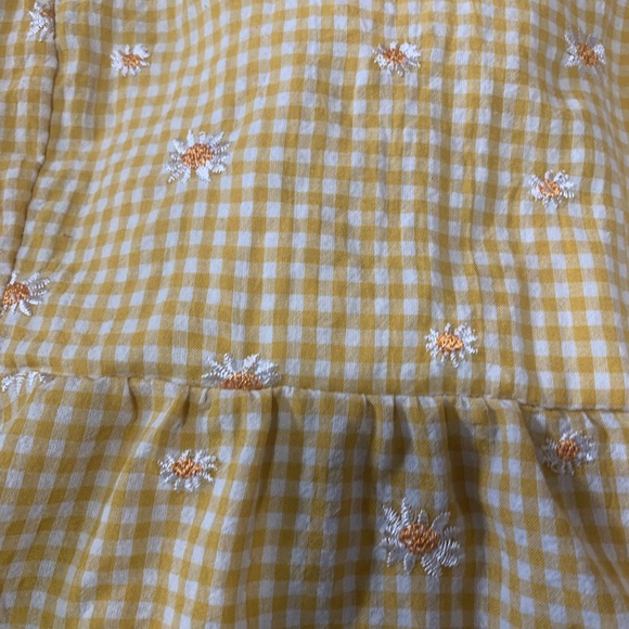 Yellow gingham Daisy print top - Picture 2 of 4